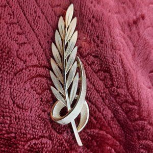 Trifari Gold Tone Palm Leaf/Laurel Pin Brooch